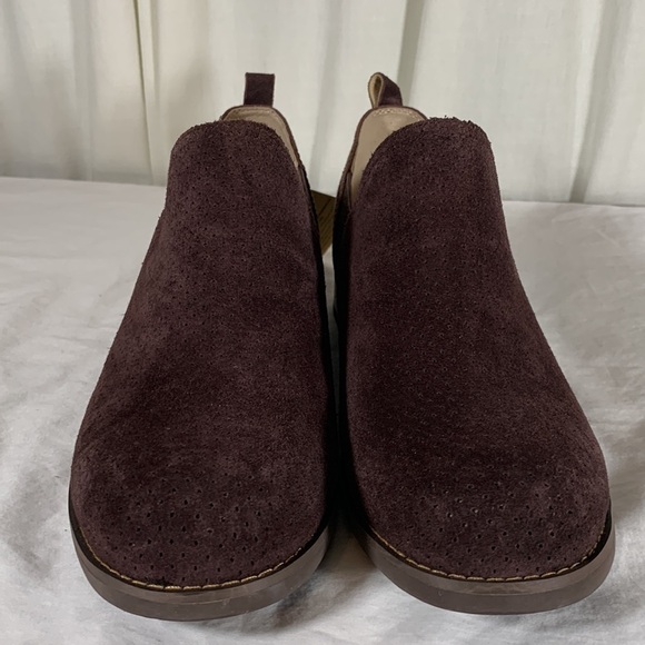 New Spenco Brown Perforated Suede Bootie, 8.5D - Picture 2 of 9